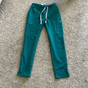Hunter Green Yola XXS petite scrubs